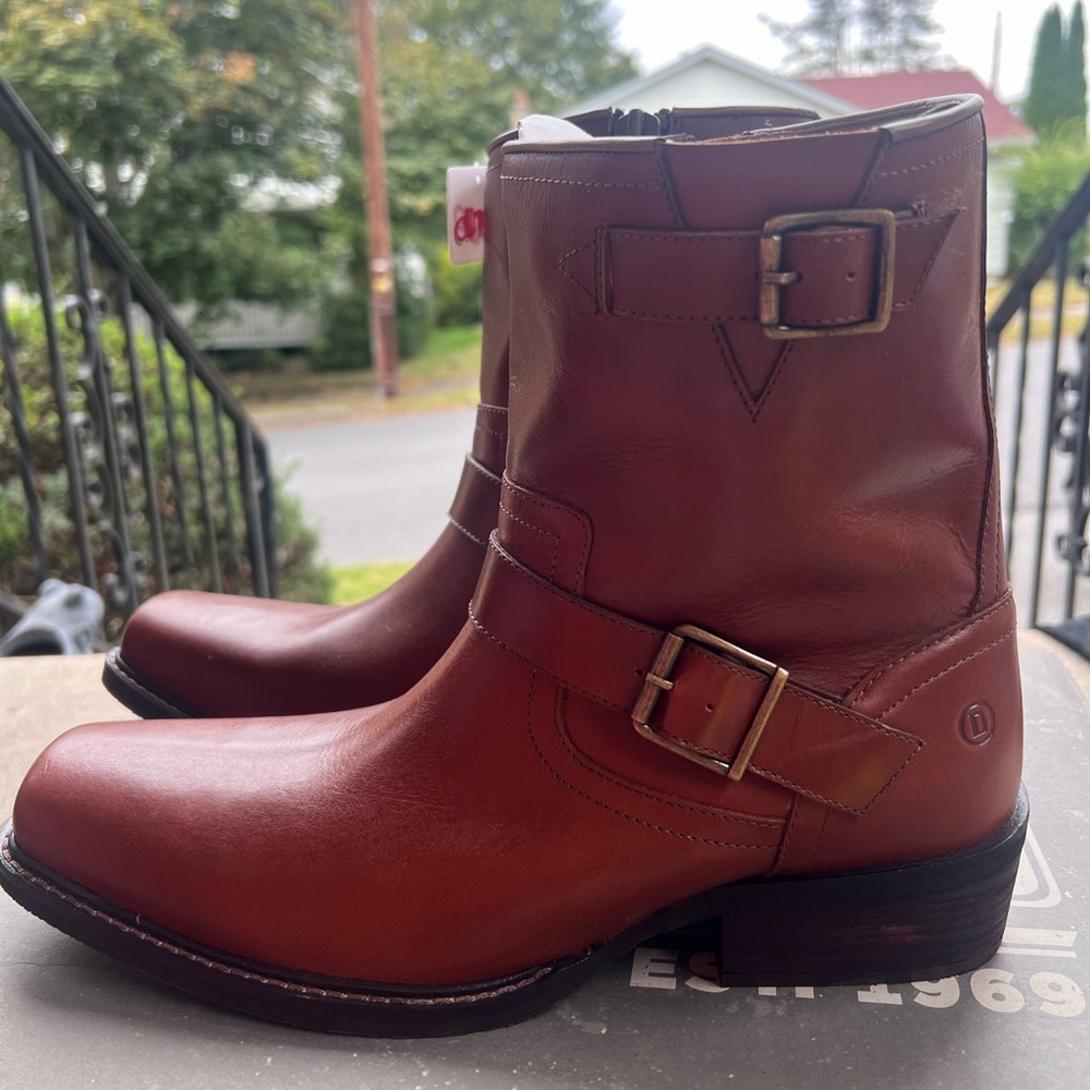 DINGO Leather Motorcycle Boots, Hackett Square Toe Zip Buckle Comfort Insole NIB